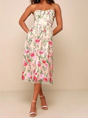 NWOT-Endless Praise Beige Floral Embroidered Strapless Midi Dress
